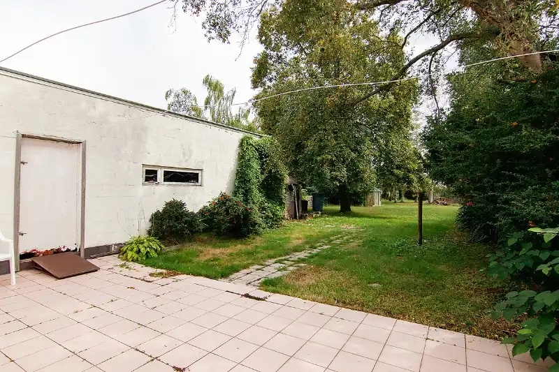 TE RENOVEREN WONING OP RUIM PERCEEL VAN BIJNA 12 ARE HALFOPEN BEBOUWING MET VEEL RUIMTE EN UITBREIDINGSMOGELIJKHEDEN foto 23