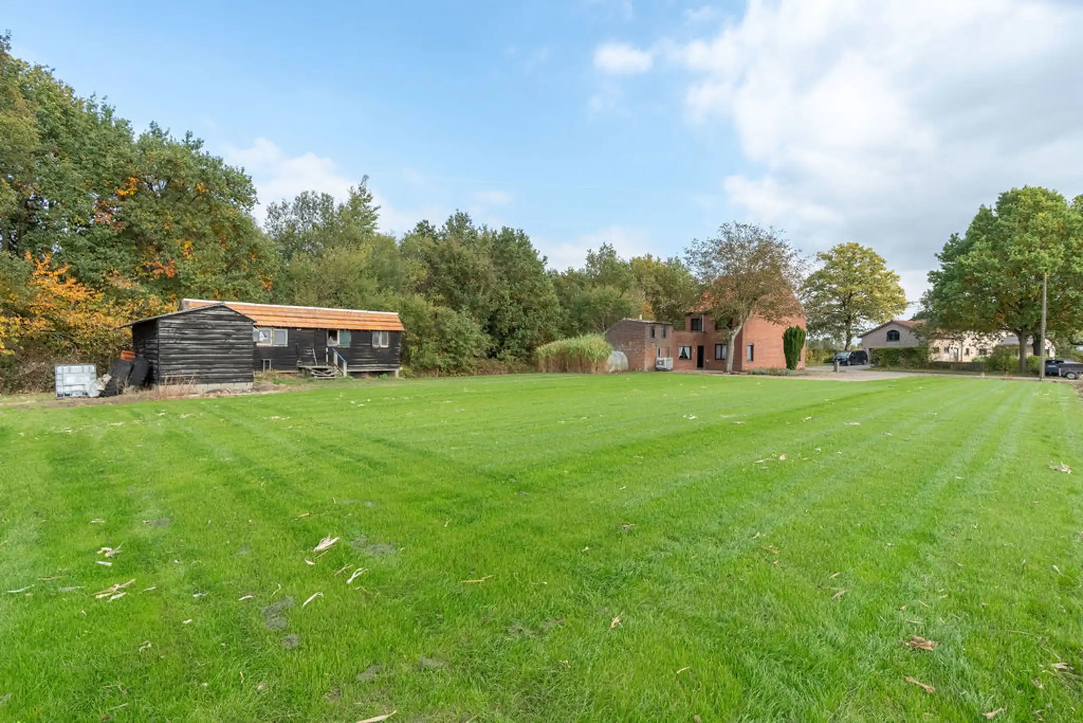 Te renoveren woning op een mooi en gunstig gelegen perceel van in totaal 6.449 m². foto 8