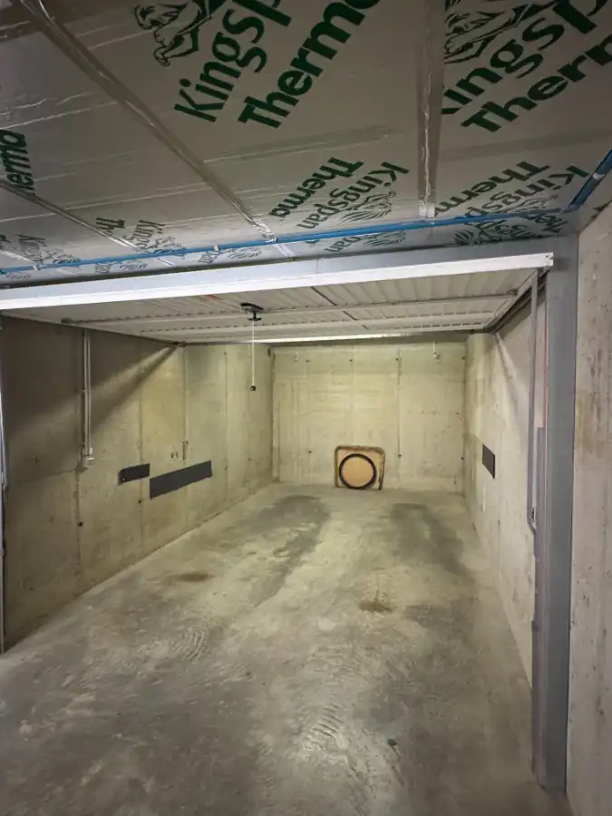 Ruime garagebox te koop in residentie Jardin del Mar foto {{pictureIndex}}