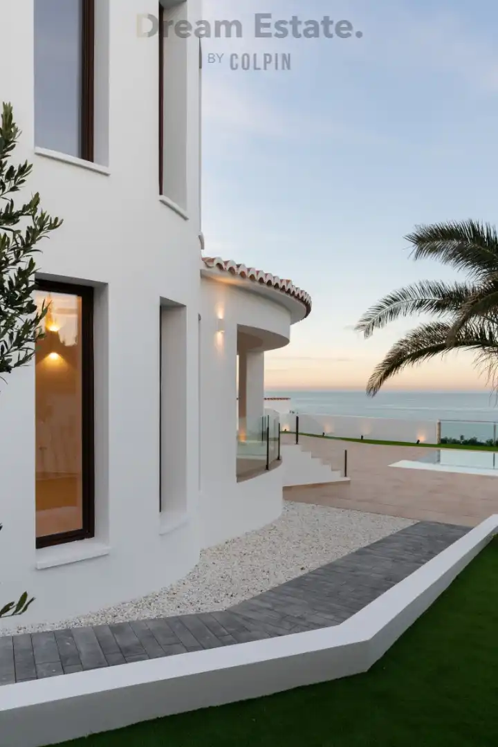 Eerste lijns villa foto 16