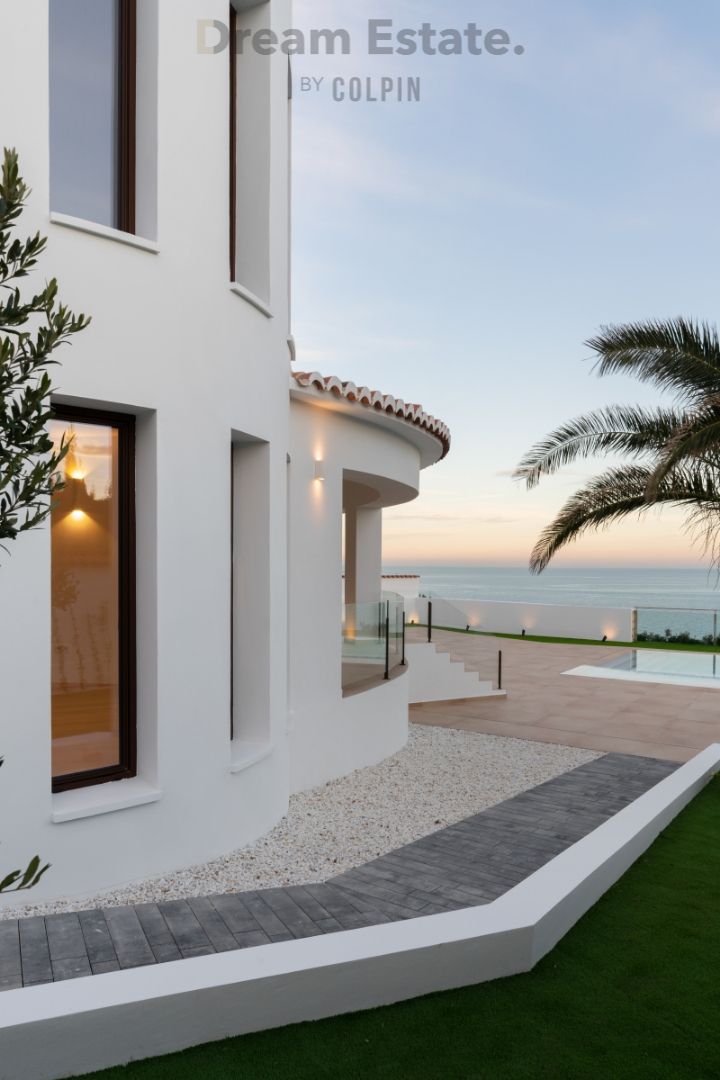 Eerste lijns villa foto 16