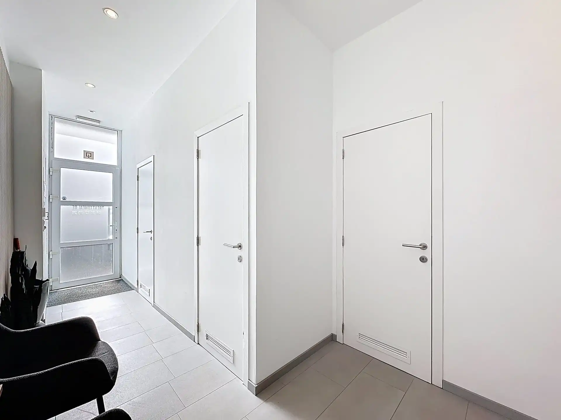 Gezinswoning met praktijk en 5 slaapkamers in Belsele foto 21