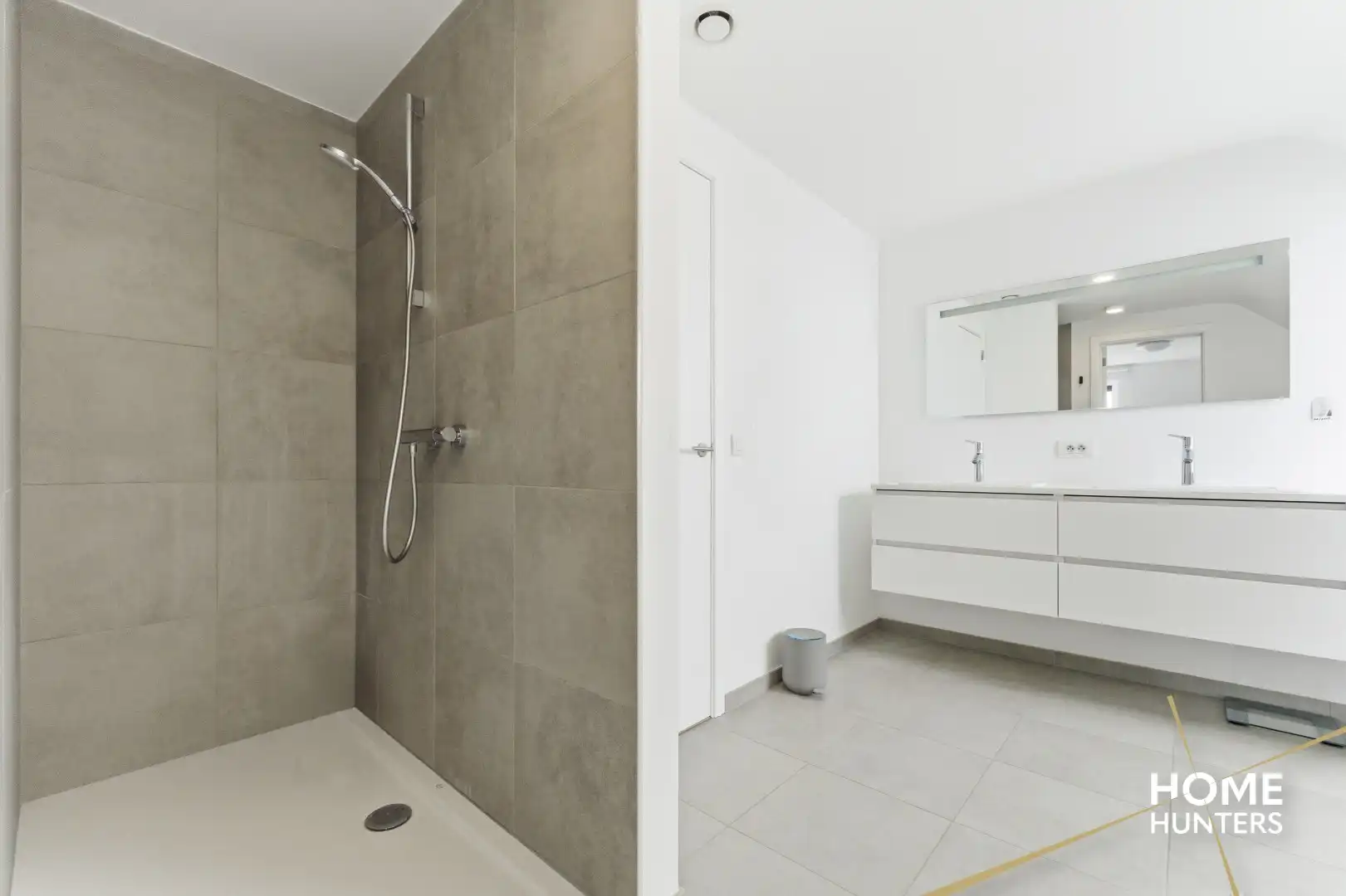 Exclusieve, energiezuinige Halfopen bebouwing (2017) met 4 slaapkamers, zonnige tuin en hoogwaardige afwerking te Ieper foto 14