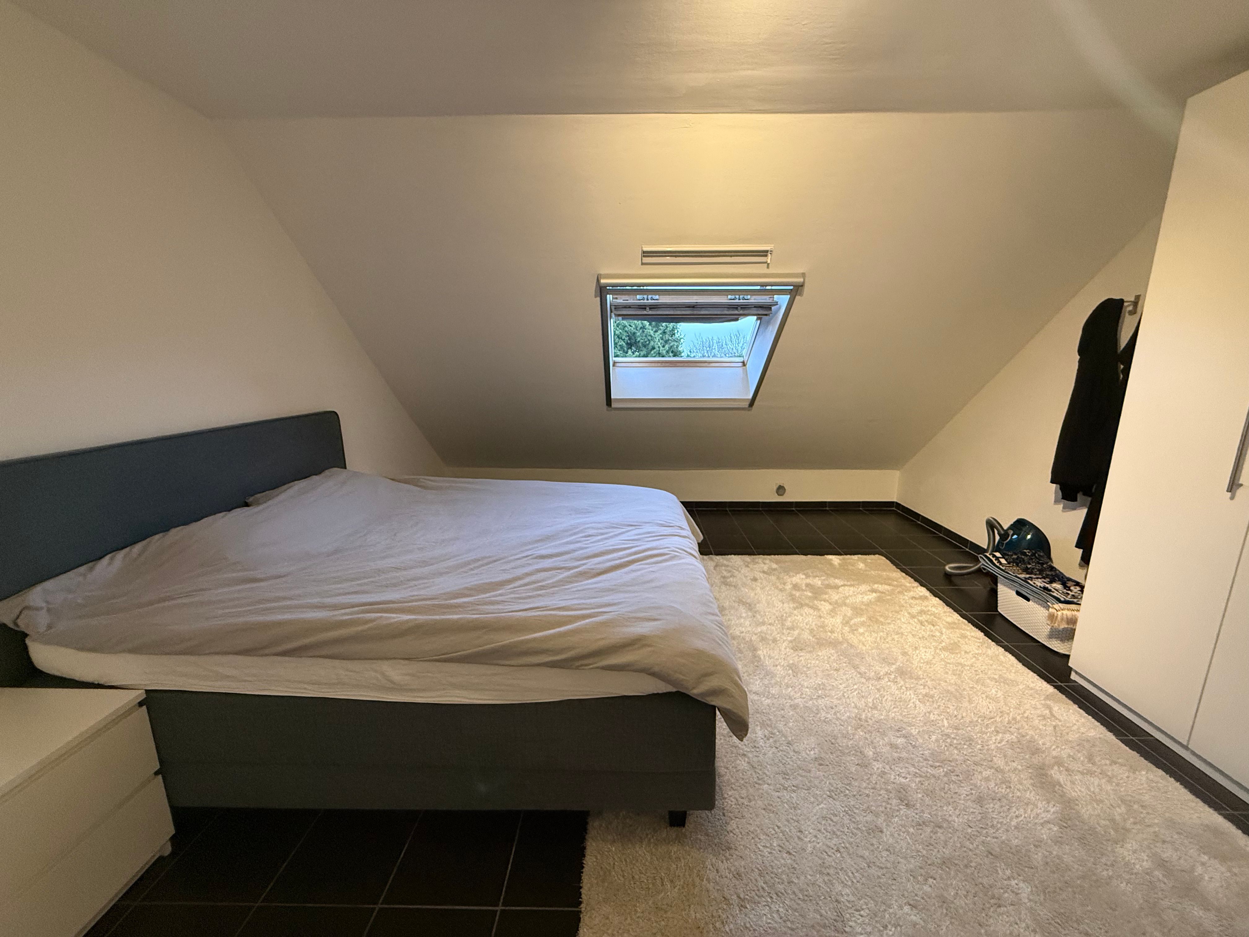 Ruim, energiezuinig triplex-appartement met terras in het hart van Lanaken foto 10