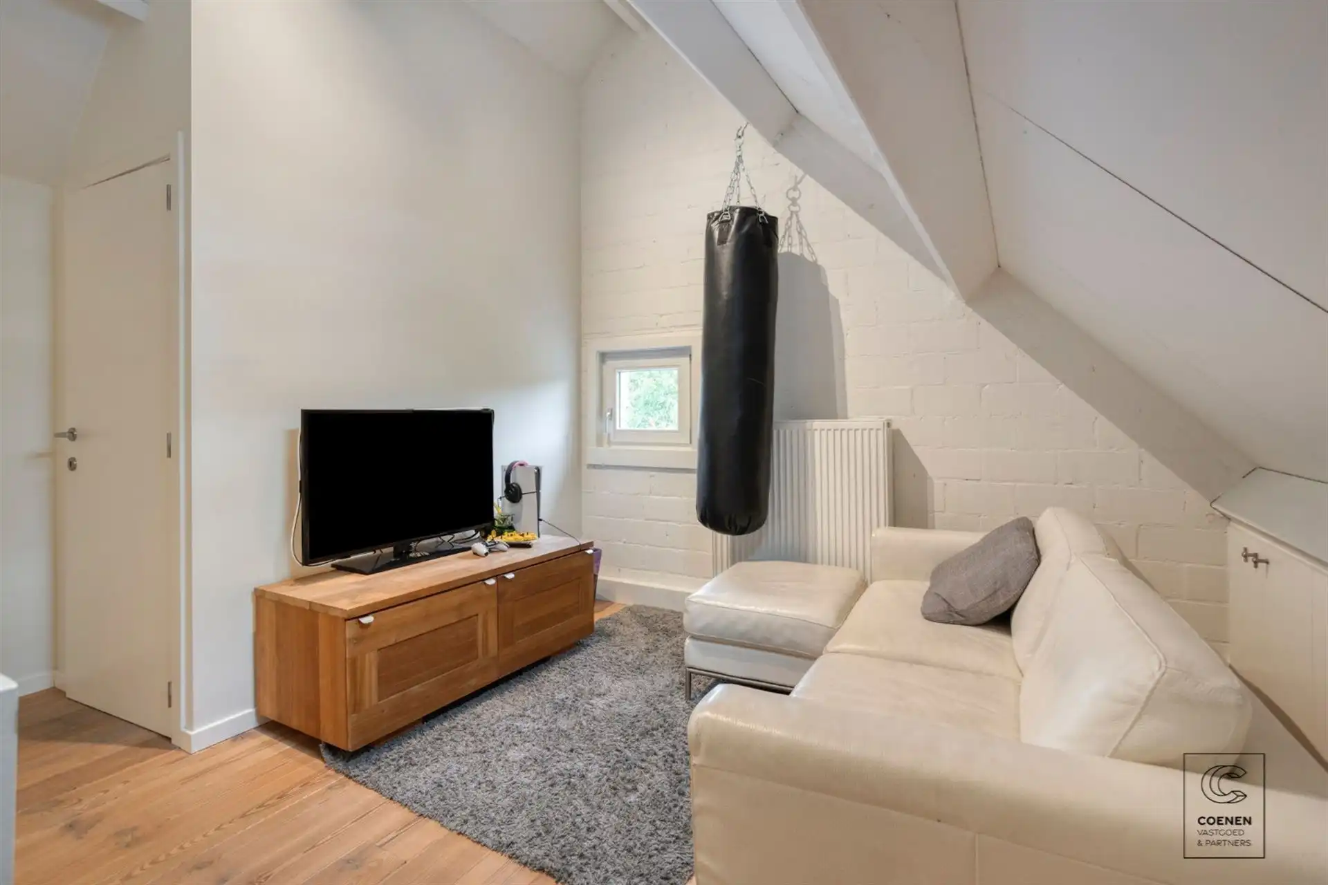 Prachtige woning met bew. opp. van 302 m² met tuin en zwembad  foto 20
