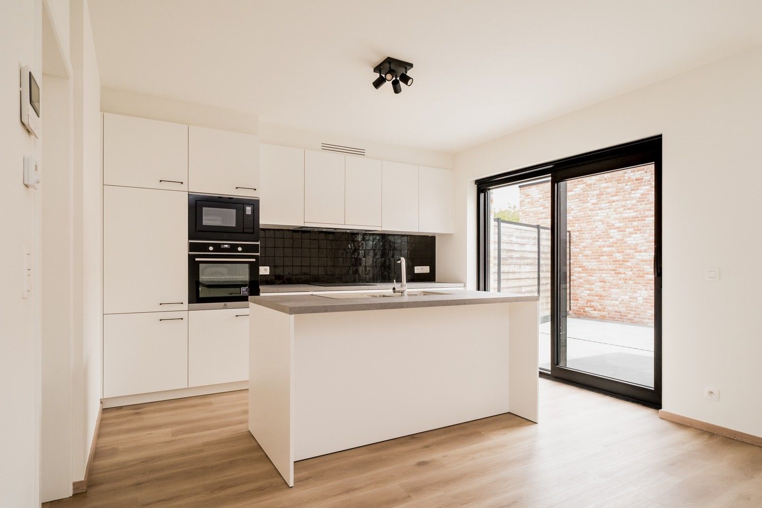 Nieuwbouw gelijkvloers appartement met mooie afwerkingsgraad! foto 2