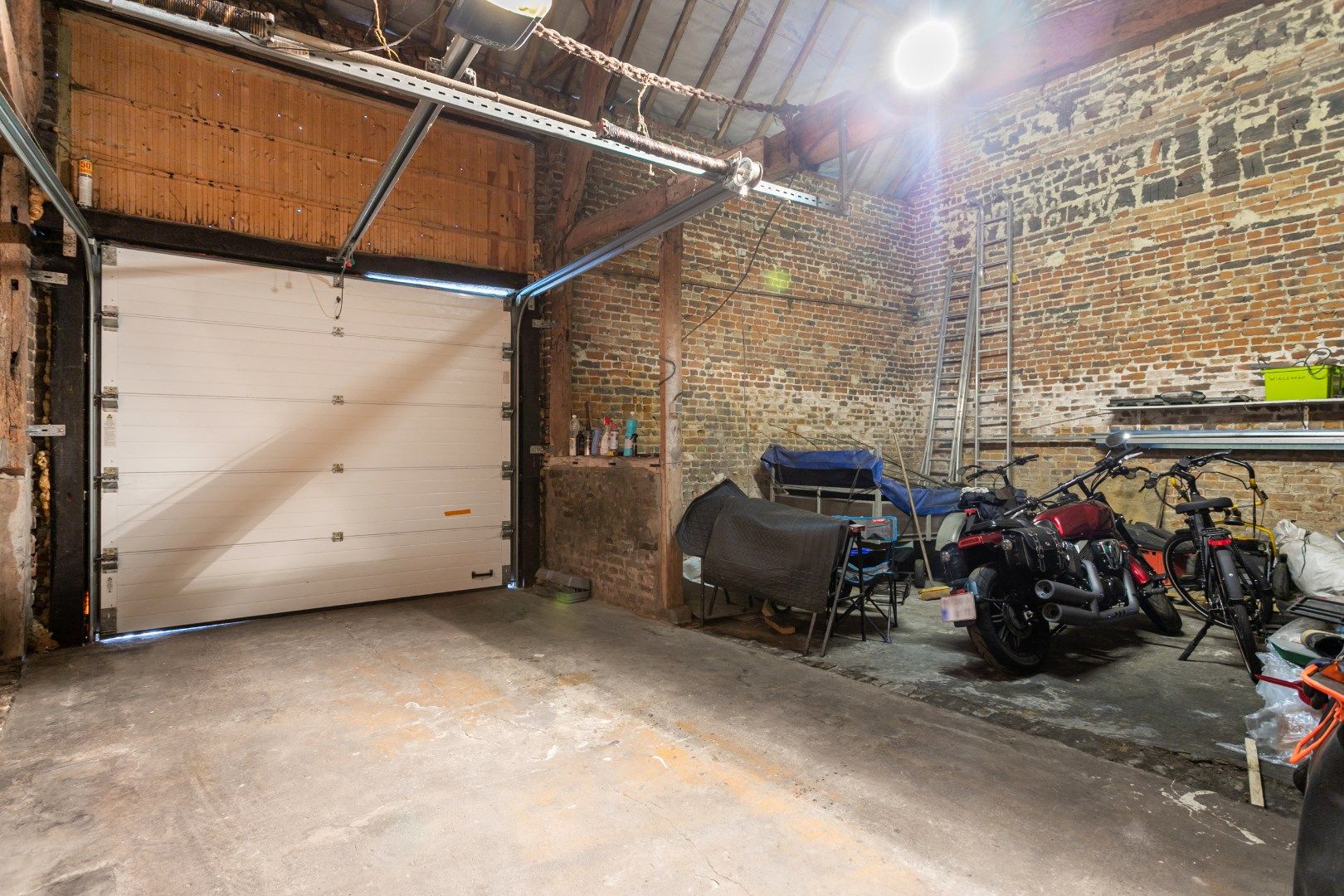 Ruime kangoeroewoning met 6 slpks, 2bdks, 2 garages en tuin te Oetingen foto 17