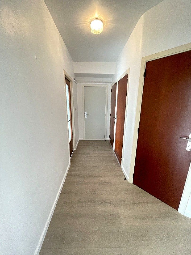 vernieuwd één slaapkamer appartement foto 6