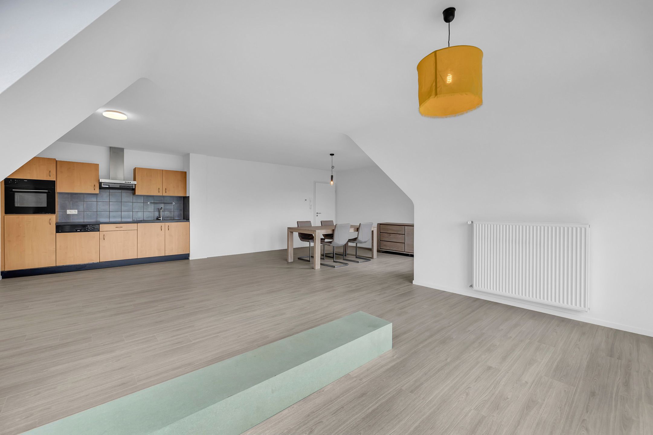 Gerenoveerd appartement met twee slaapkamers foto 5