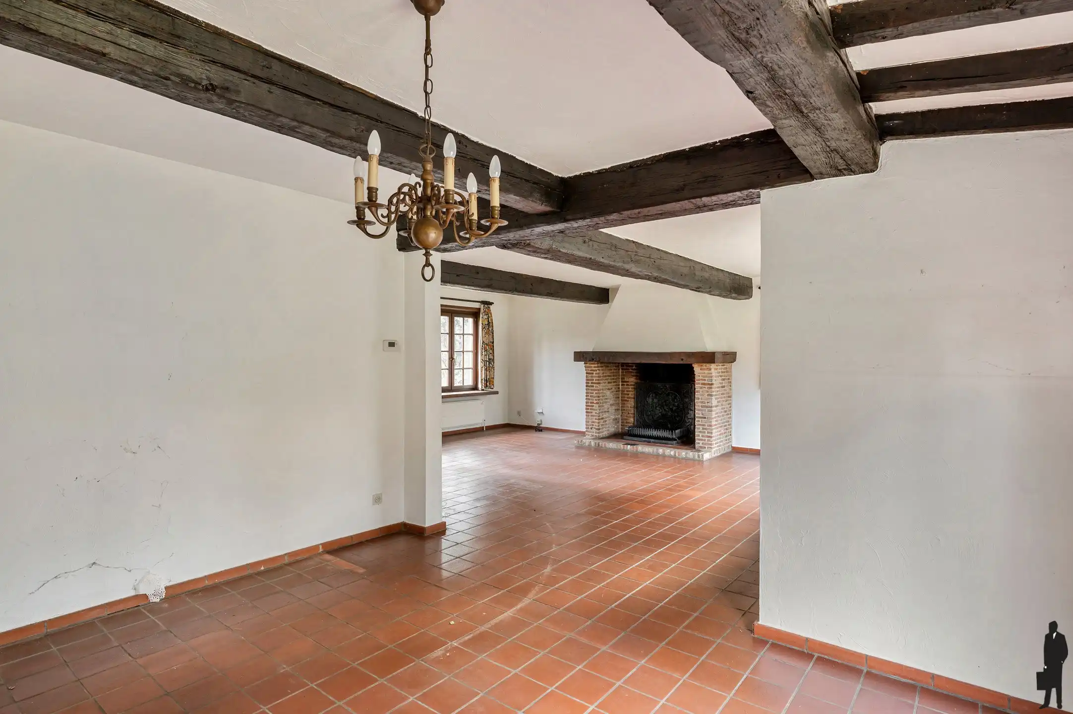 Te renoveren villa, in een bijzonder groene en residentiële omgeving!  foto 9