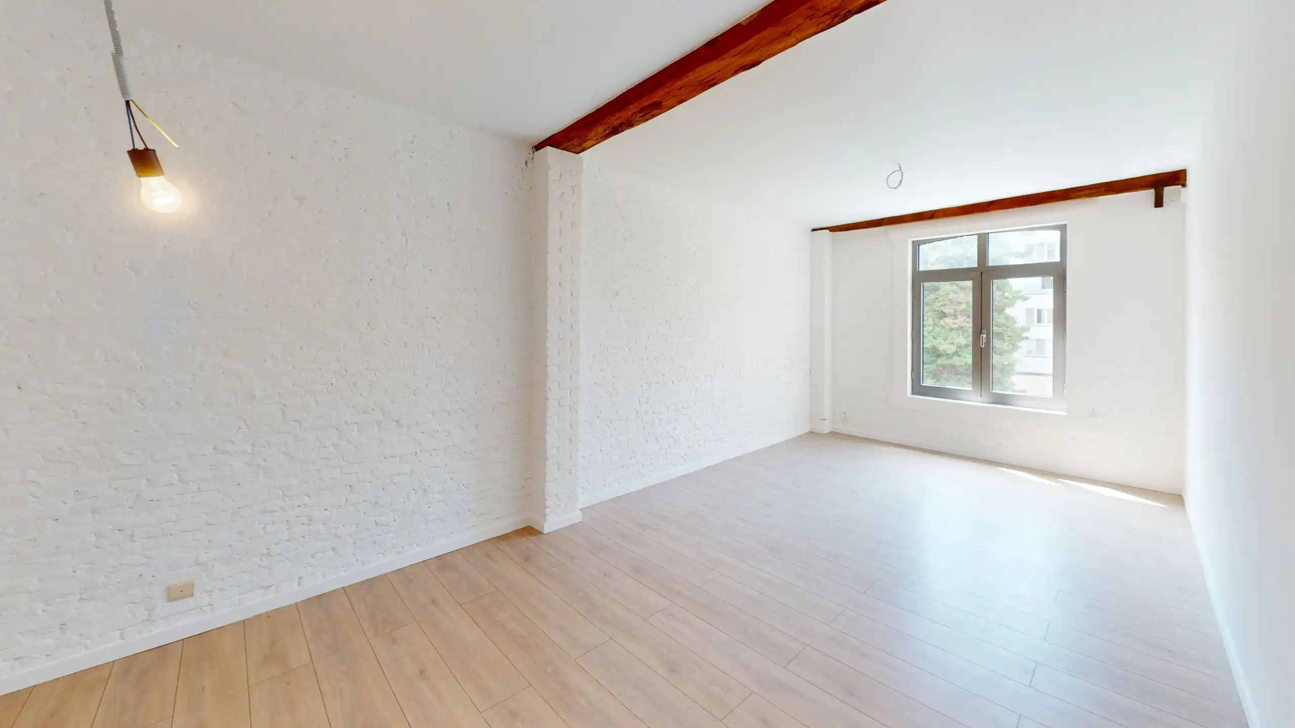ANTWERPEN - Vernieuwd, ruim appartement met twee slaapkamers foto 5