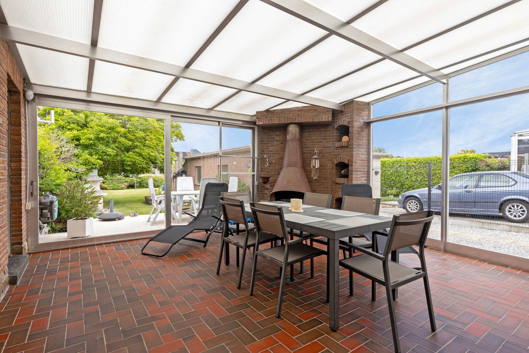 Ruime en verzorgde halfopen bebouwing met mooie tuin foto 10