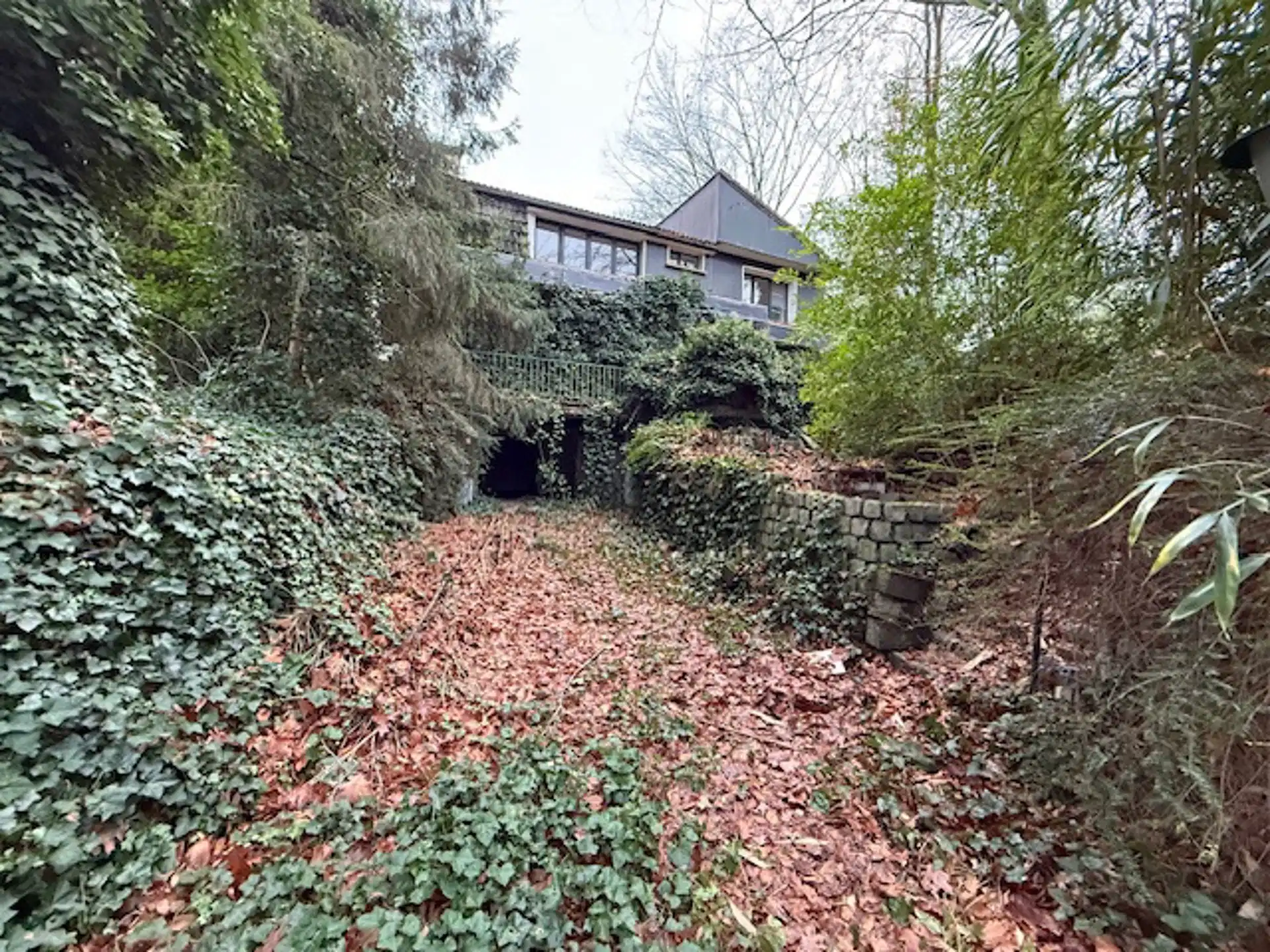 Af te breken woning op een perceel van 8 are foto 3