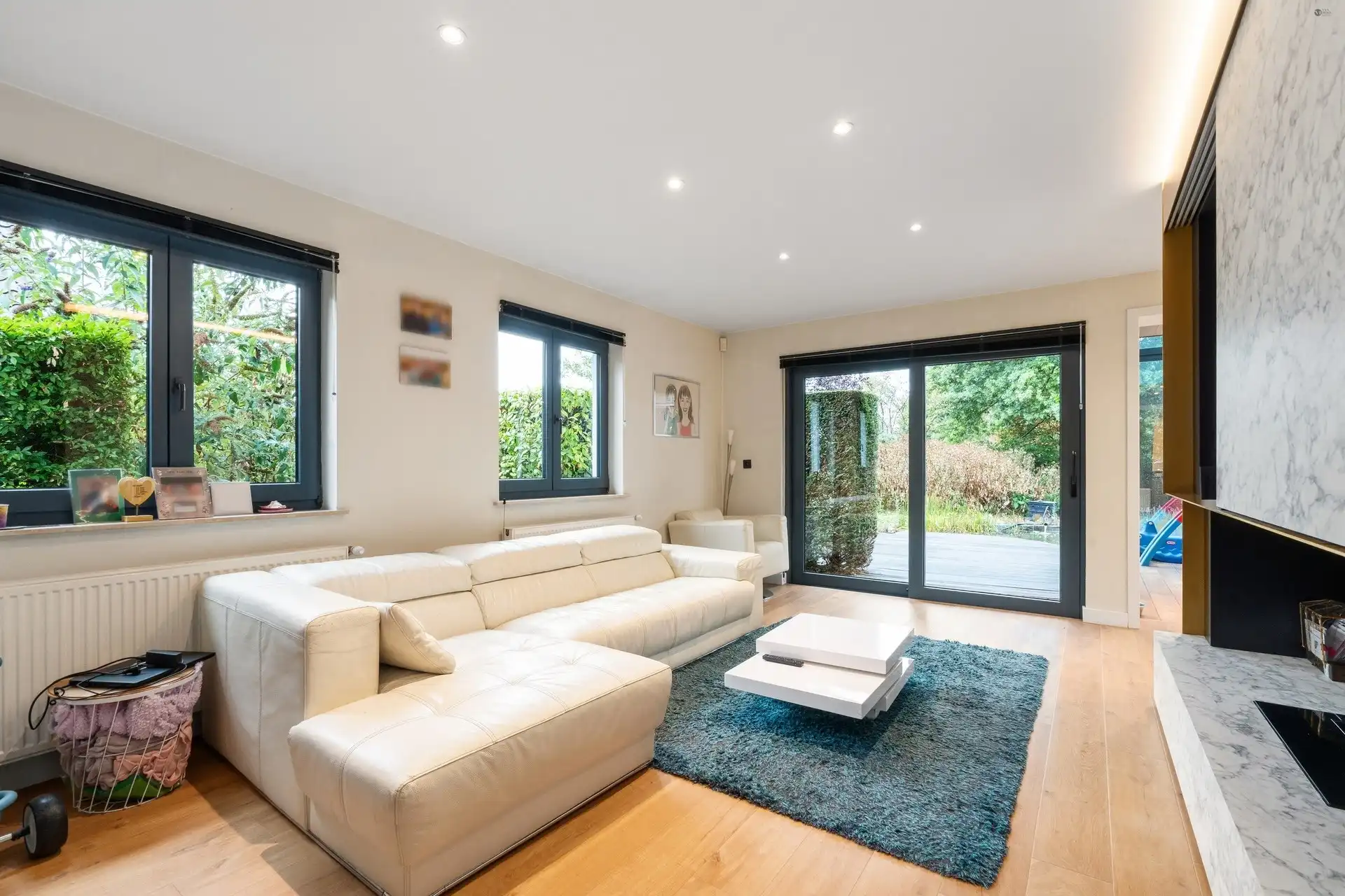 Instapklare woning met praktijk ruimte, 3 à 4 slaapkamers, 2 badkamers en veel parkeermogelijkheden foto 4