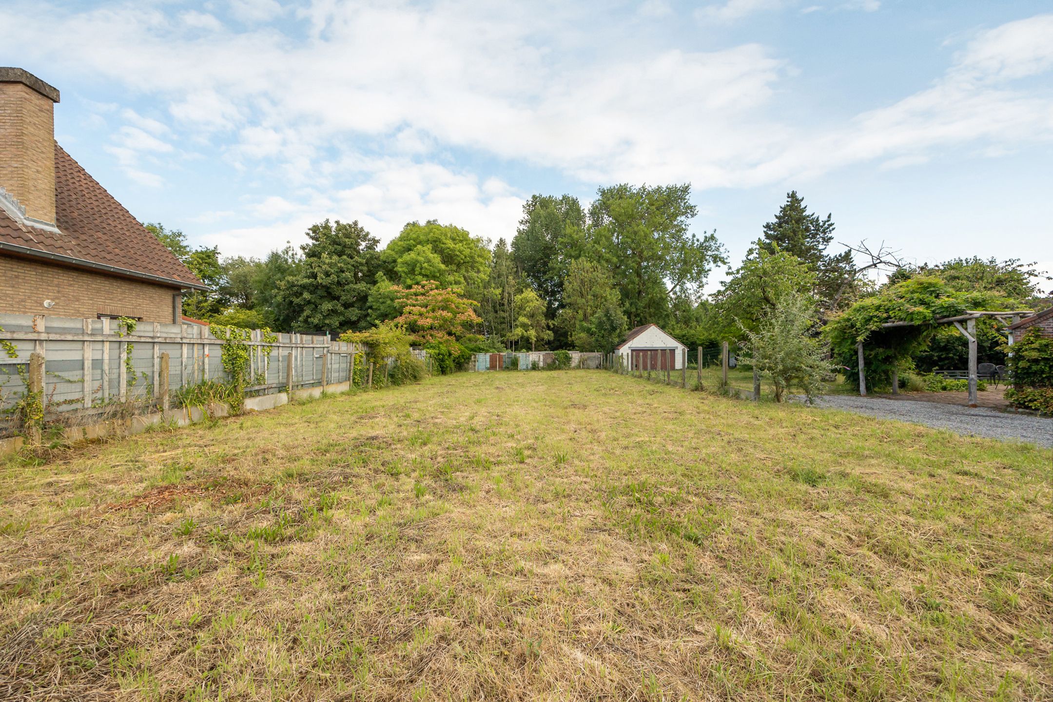 Bouwgrond van 620m² in rustige straat foto 3
