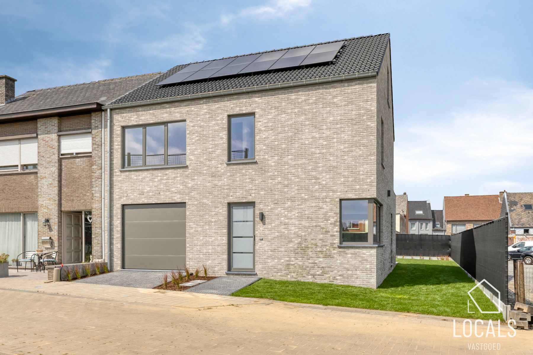Nieuwbouw HOB met garage, tuin & 4 slaapkamers foto {{pictureIndex}}
