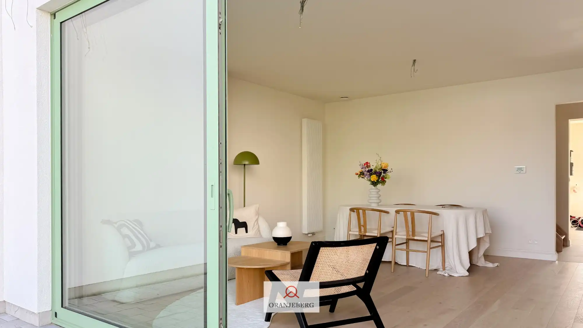 Ruime woning met 4 slpk's en tuin foto 2