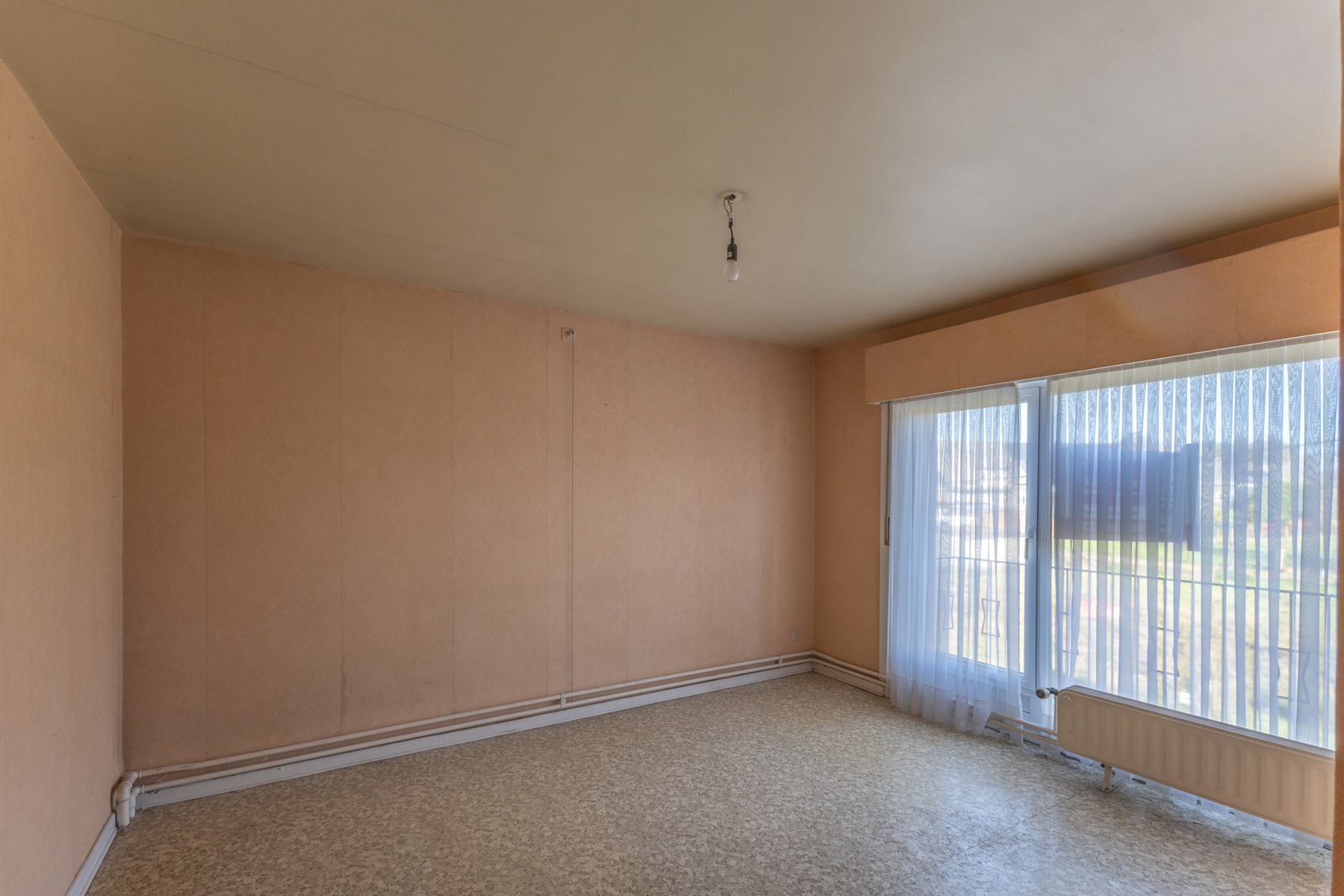 Gezinswoning met grote tuin in groene omgeving foto 15