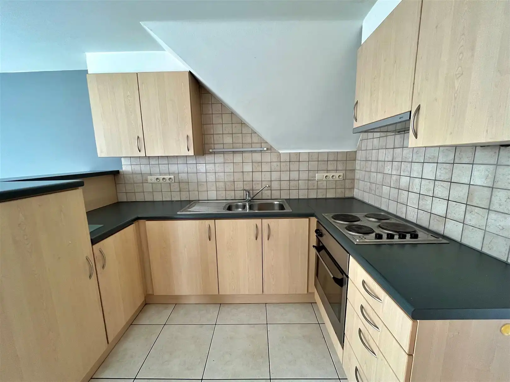 Dakappartement TE HUUR foto 4