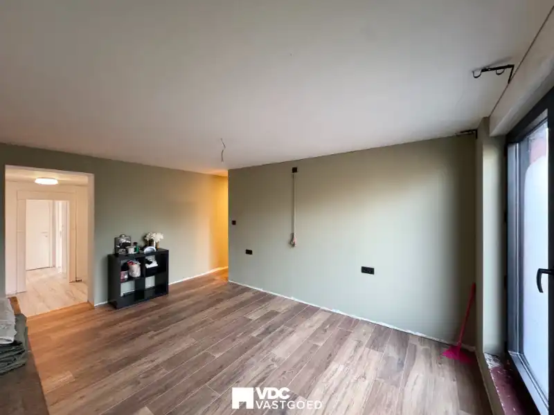 Halfopen bebouwing – gerenoveerd & bijgebouwd in 2020 – EPC B – 3 slpks – prachtige tuin – 183 m² woonopp. foto 12