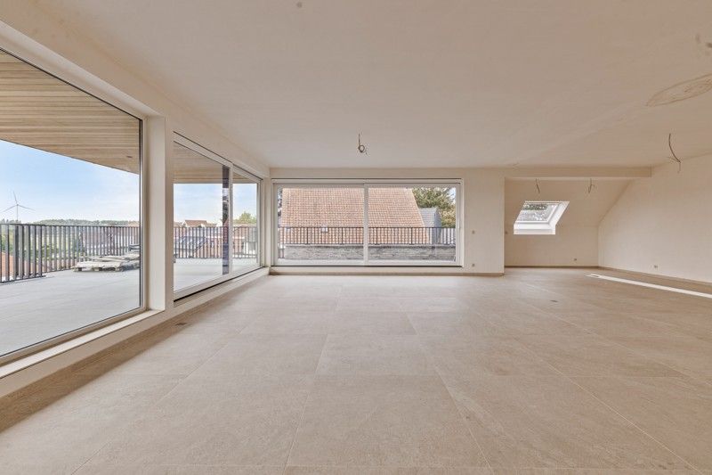 Luxueus appartement met ruime garage in hartje Sint-Baafs-Vijve TE HUUR! foto 9