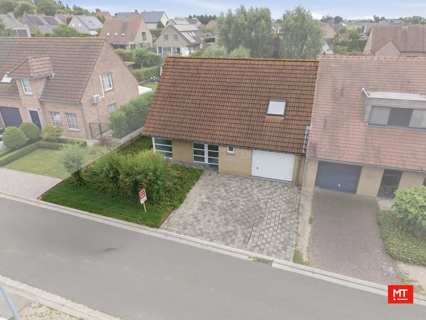 Op te frissen halfopen woning met 3 slaapkamers, tuin en garage in de Patine foto 24