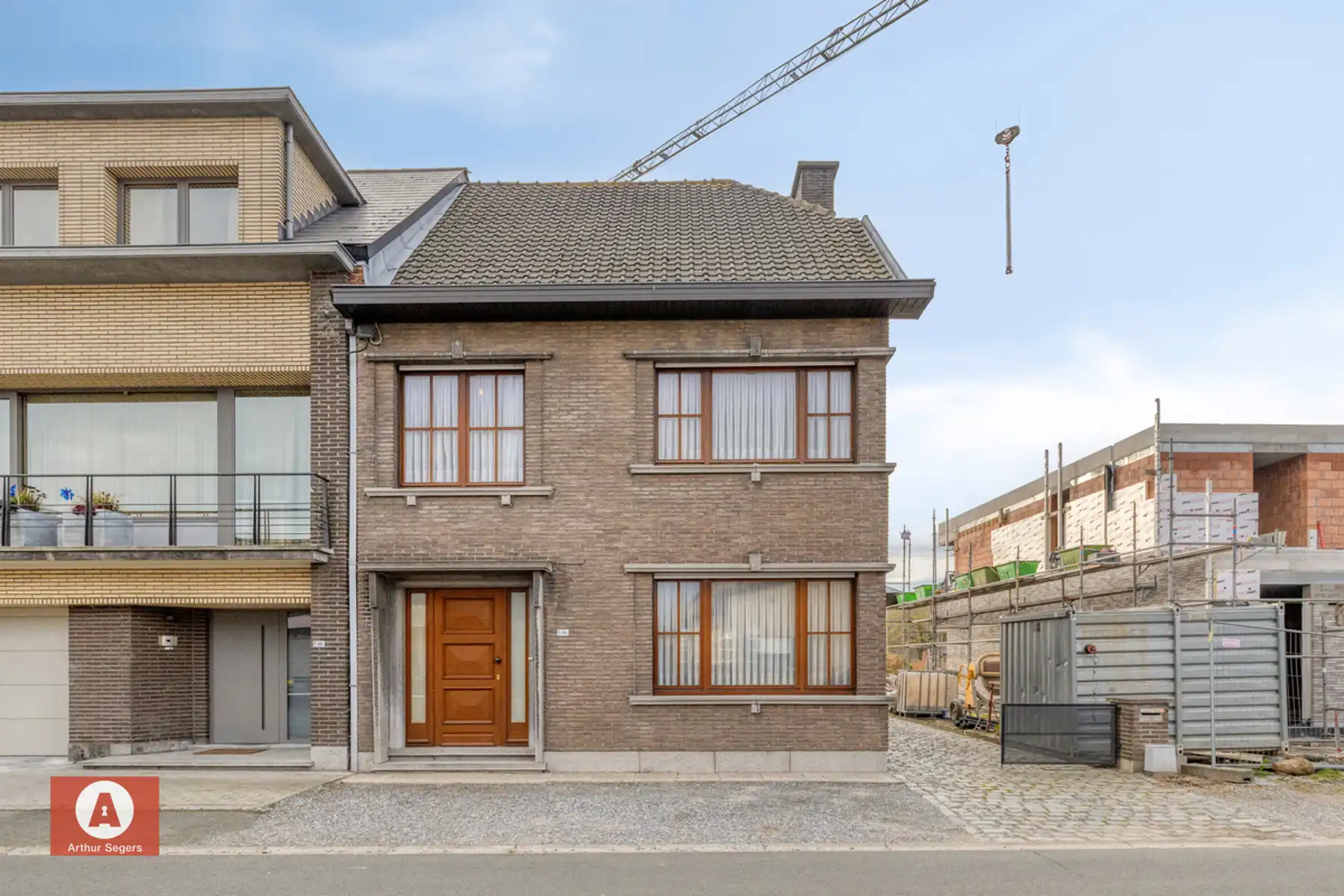 Gezinswoning mét karaktergevel & garage pal bij het centrum. foto 3