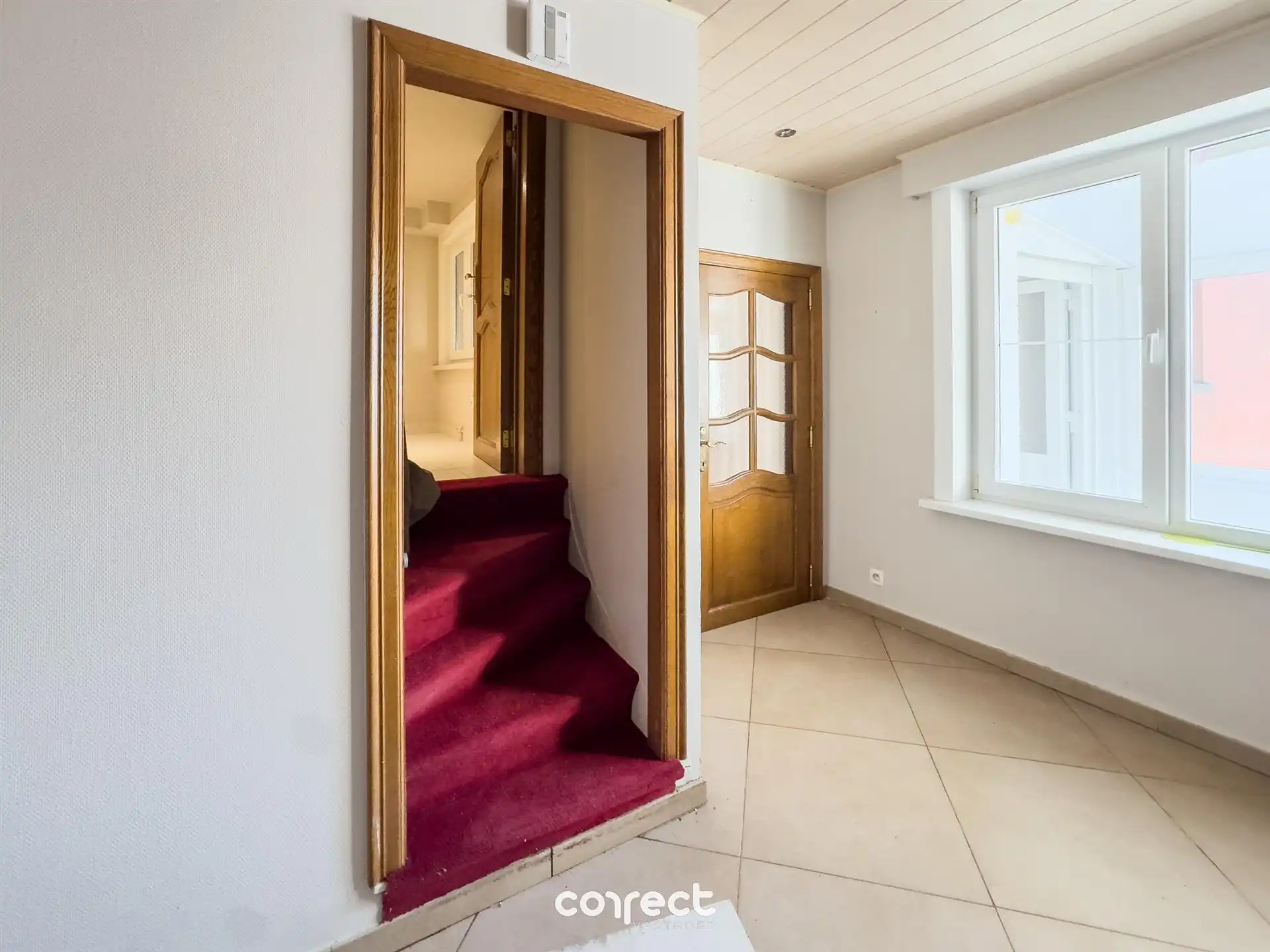 Ruime starterswoning met garage. foto 8