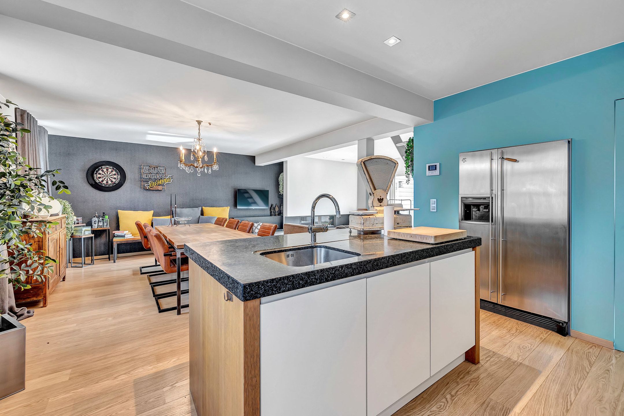 Unieke woning met oplsagplaats foto 6