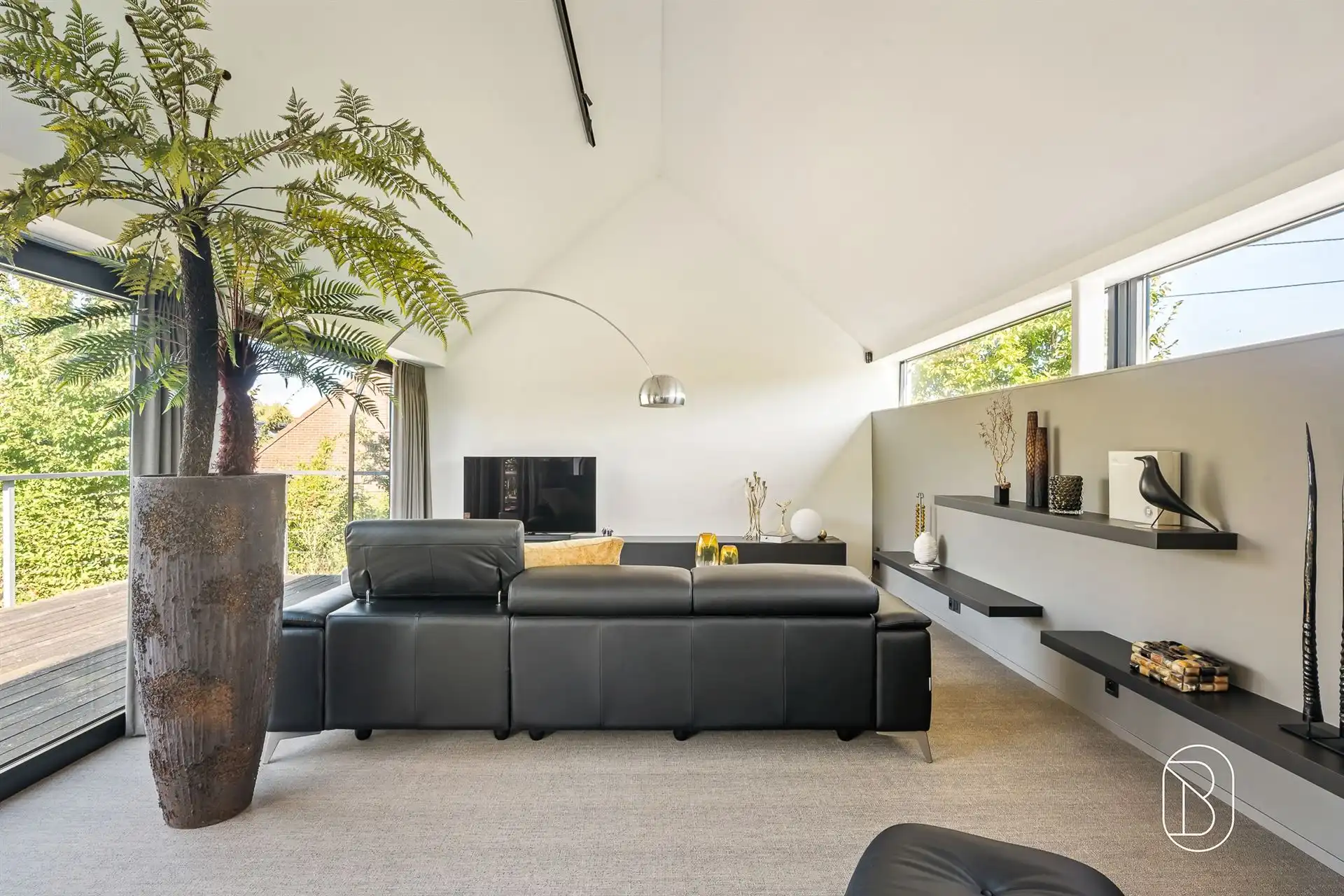Rustig gelegen villa met 4 slpk en prachtig aangelegde tuin foto 19