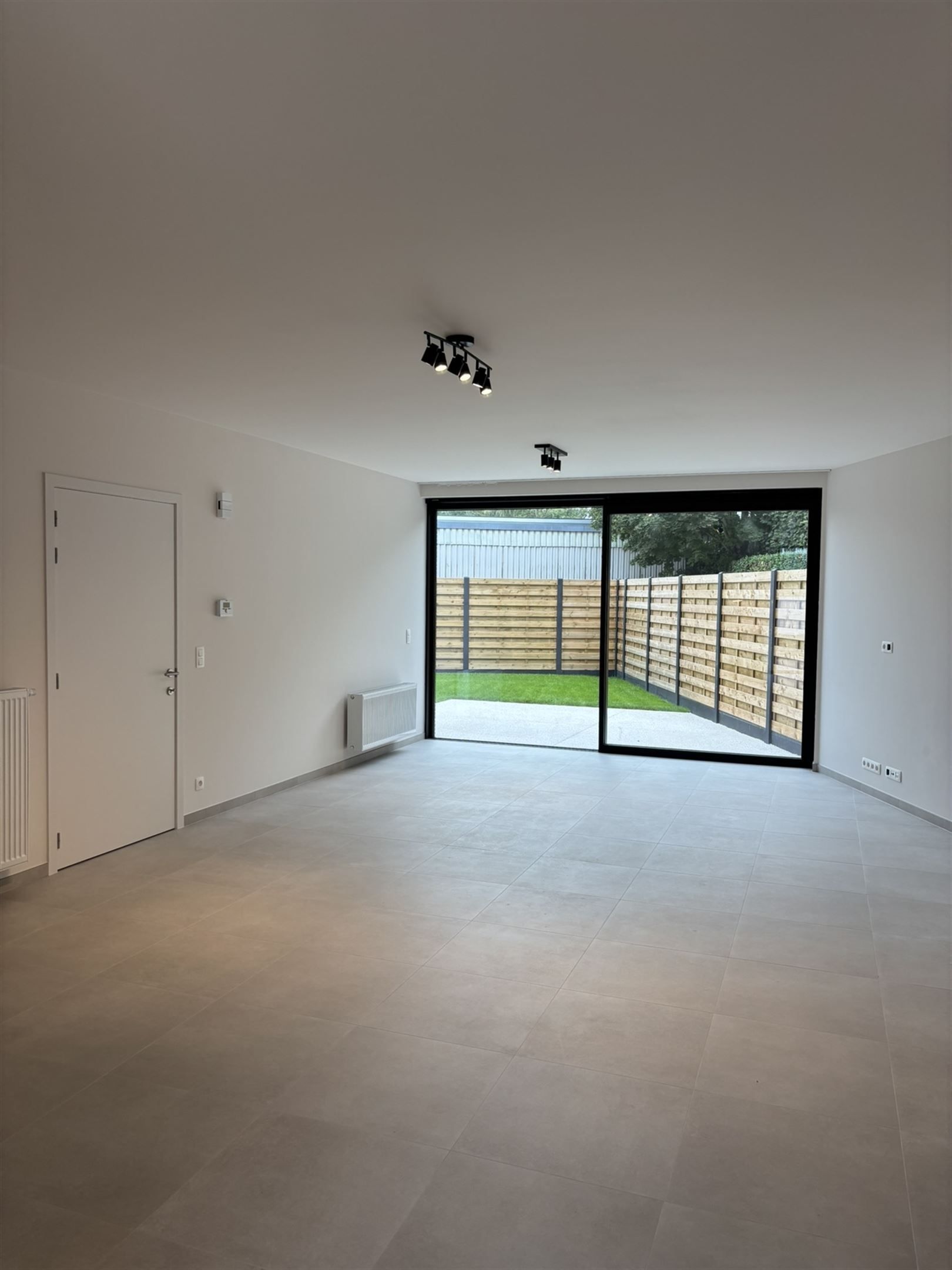 Stadswoning met 3 slaapkamers en carport foto 8