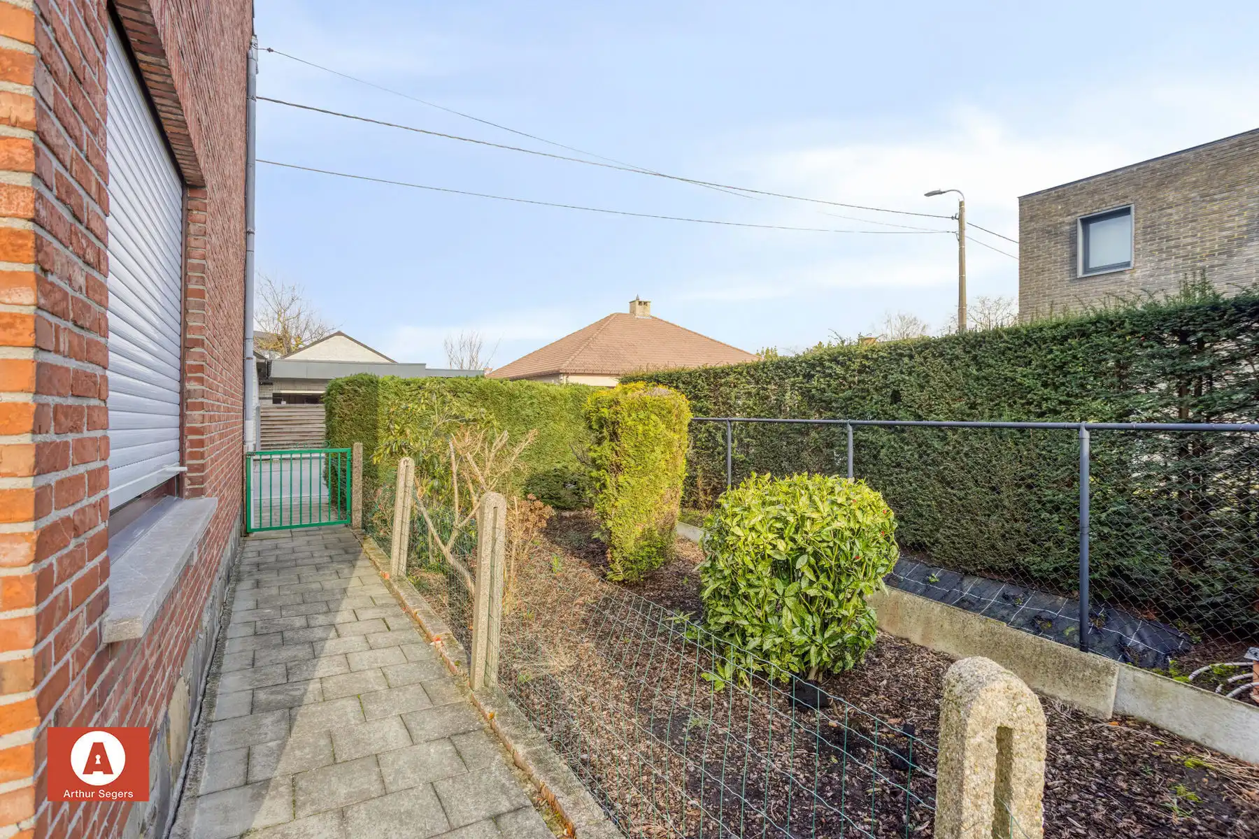 Halfopen bebouwing op zeer centrale ligging foto 27