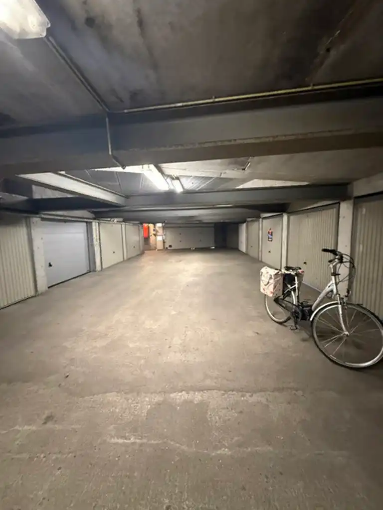 TE KOOP GARAGE TE WESTENDE! foto 8