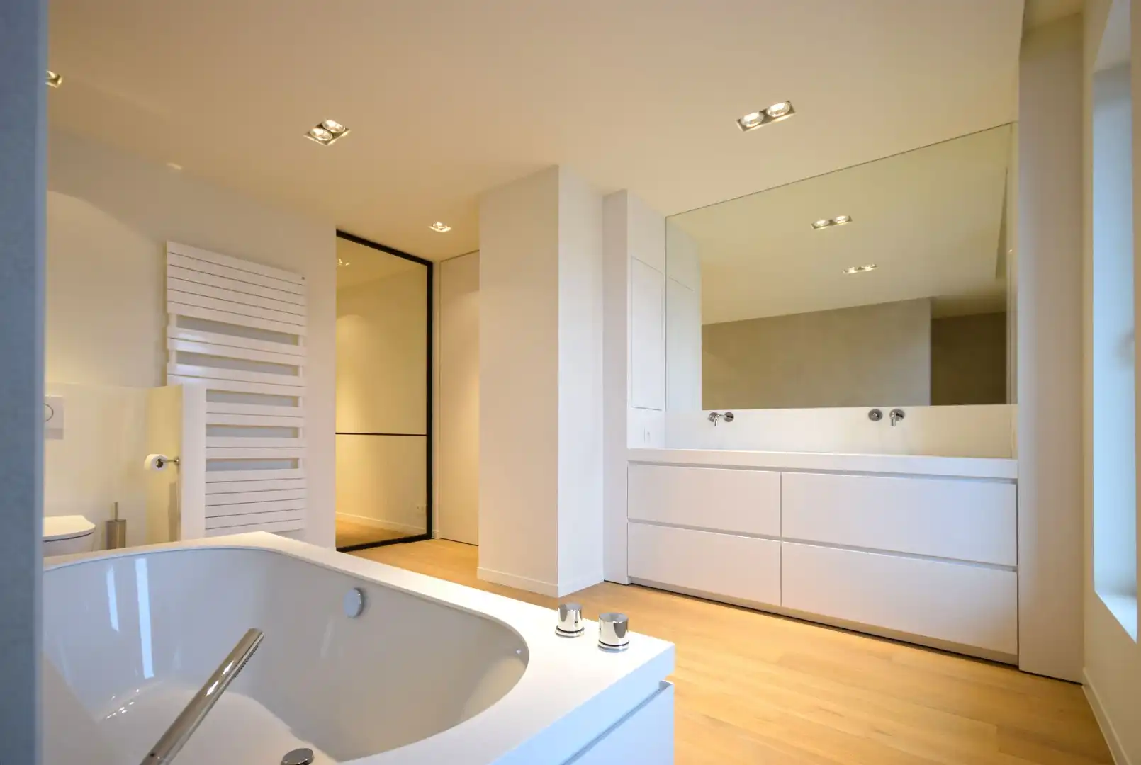 LUXE PENTHOUSE MET ADEMBENEMEND ZICHT OP STERREBOS. foto 16