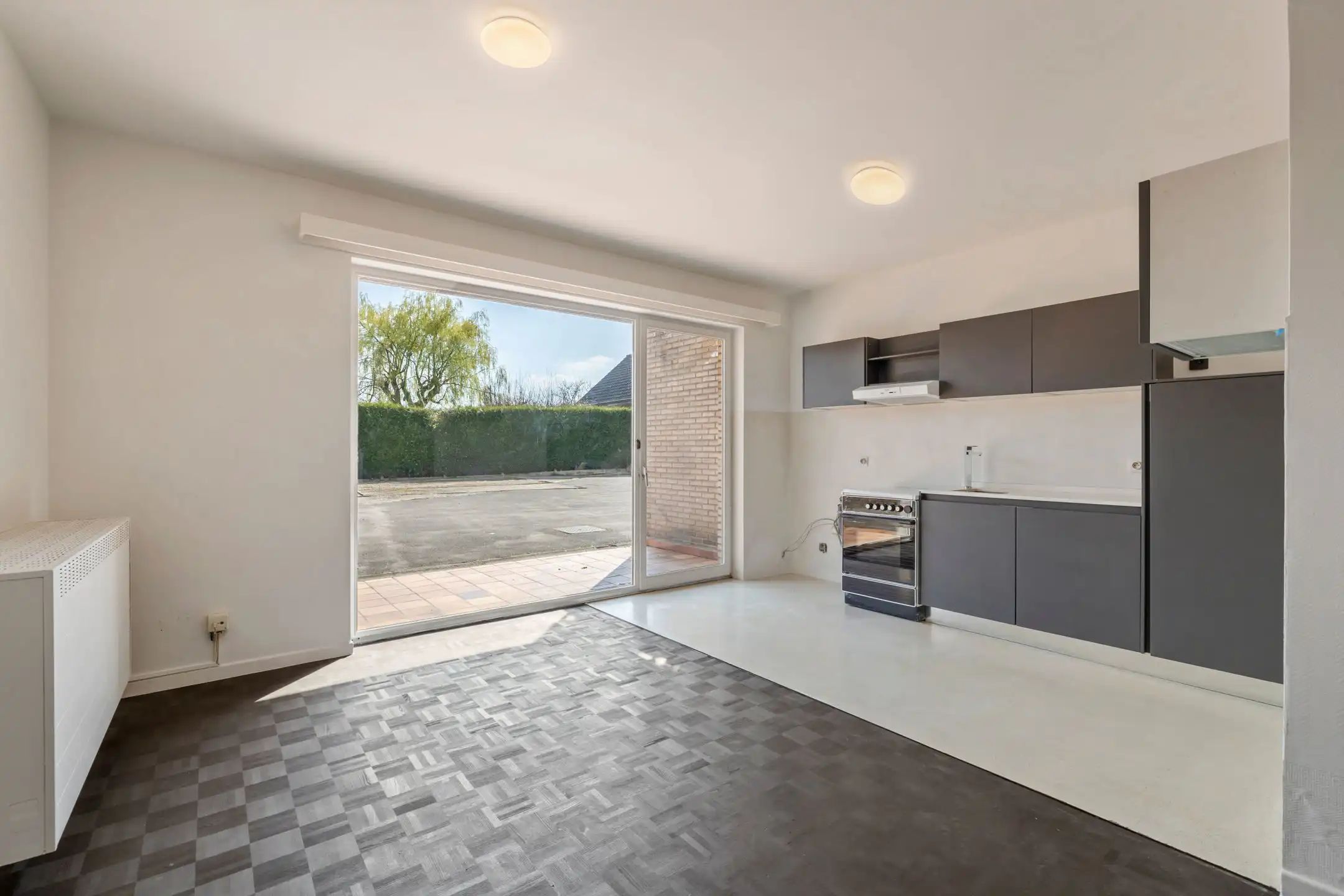 Rustig gelegen gelijkvloersappartement met parkeerplaats foto 9