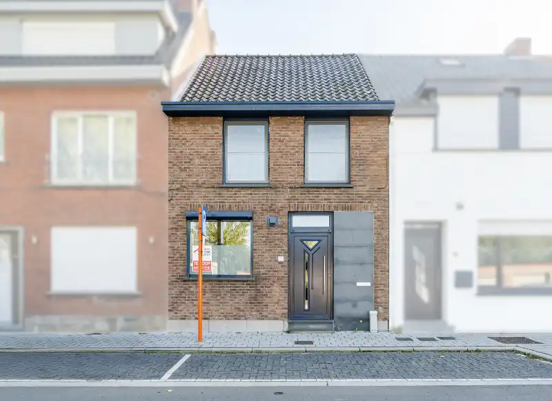 Woning in de groene rand nabij Moervaart... foto {{pictureIndex}}