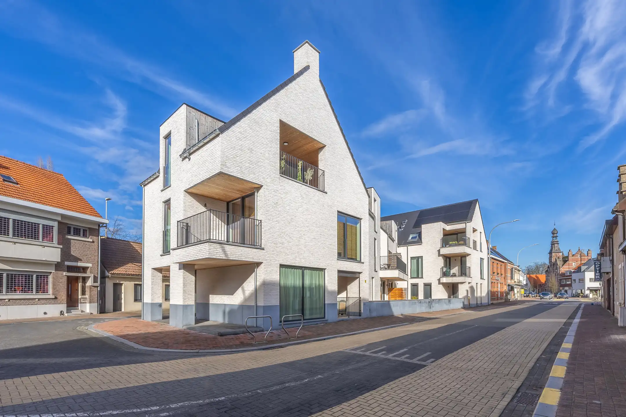 Modern en lichtrijk appartement te koop in hartje zandhoven foto {{pictureIndex}}