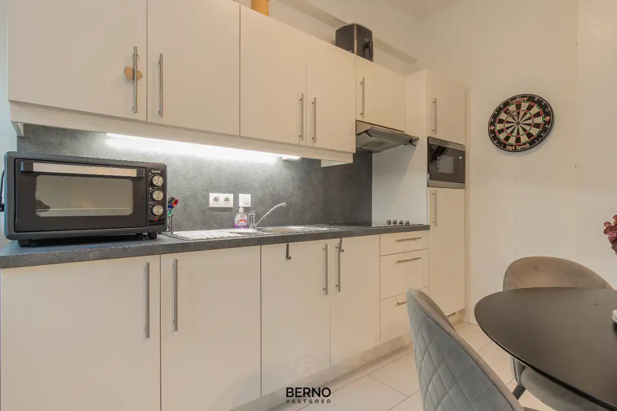 Gerenoveerd gelijkvloersappartement foto 6