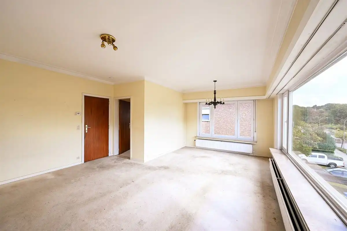 Lichtrijk te renoveren hoekappartement in hartje Brasschaat foto 10