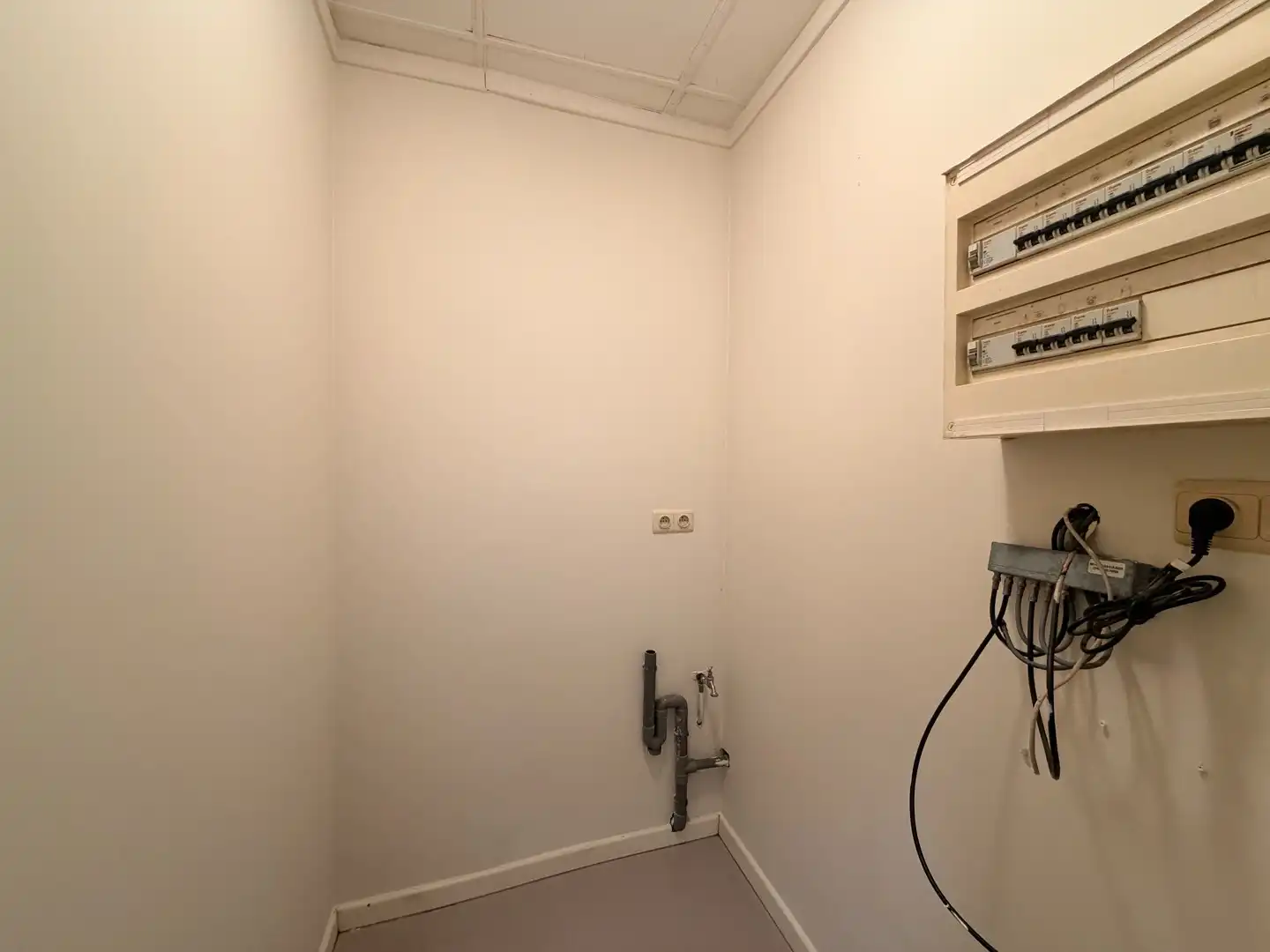 Recent opgefrist appartement met 2 slaapkamers te Gits! foto 6