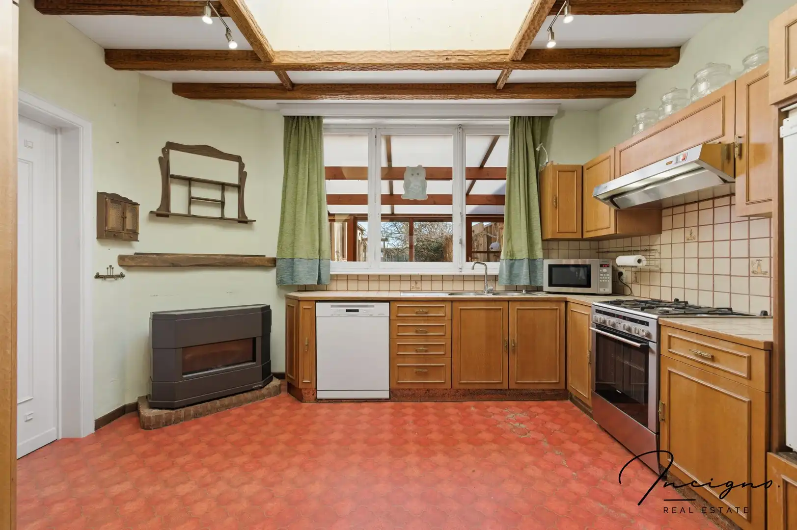 Ruime te renoveren halfopen bebouwing met atelier foto 5