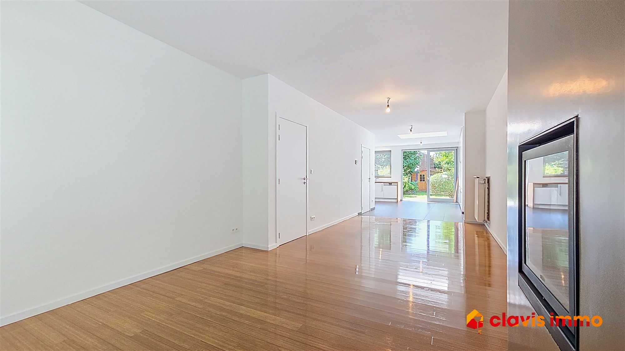 Volledig gerenoveerde woning met tuin foto 4