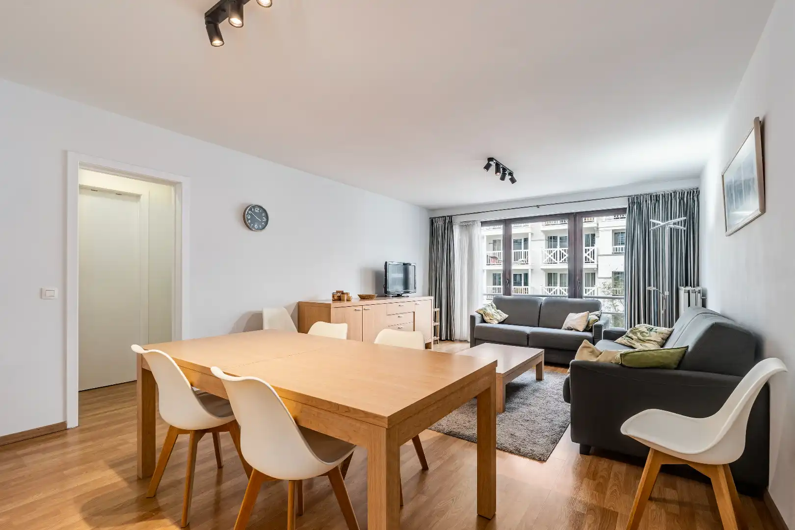 Centraal gelegen appartement met twee slaapkamers in Knokke foto 2