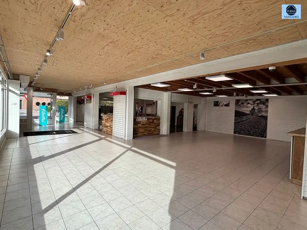 COMMERCIELE RUIMTE MET DUPLEXAPPARTEMENT- VEEL MOGELIJKHEDEN EN UITSTEKENDE ZICHTBAARHEID foto 6