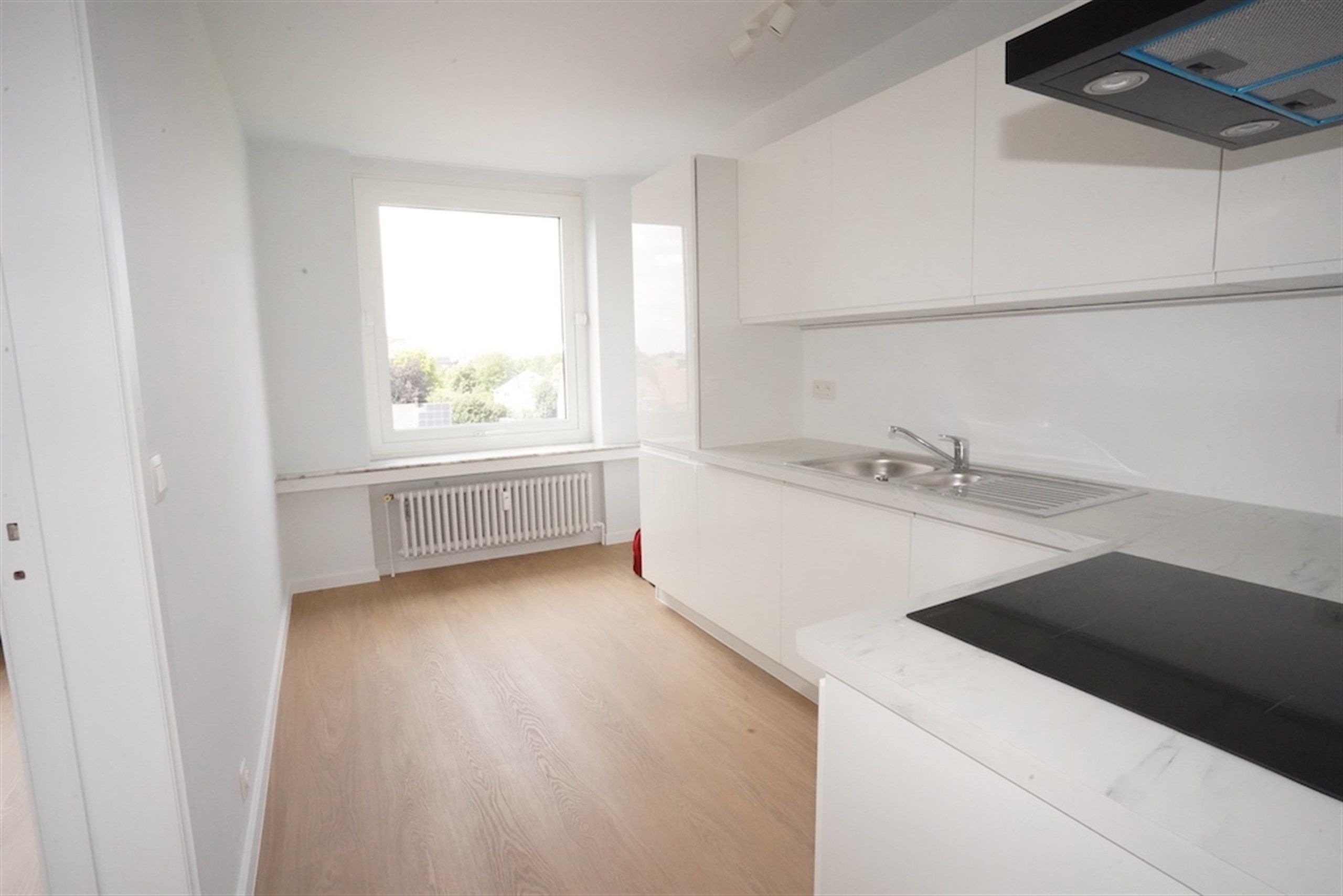 Mooi comfortabel appartement met garage nabij Delhaize foto 9