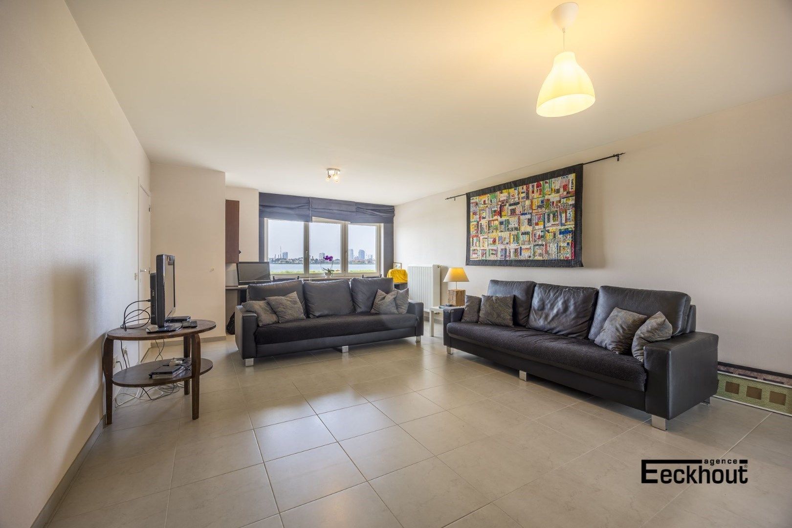 Zeer ruime, recente woning met open zicht op de Spuikom! foto 3