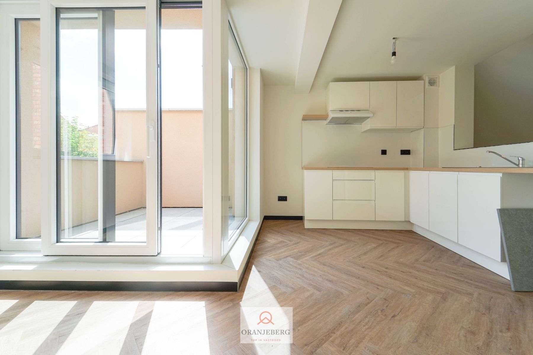 Unieke BEN-woning te huur met 3 slaapkamers én studio foto {{pictureIndex}}