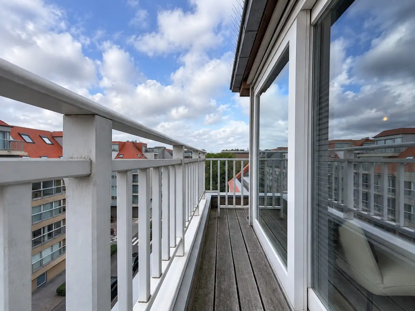 Instapklaar éénslaapkamerappartement met zongericht terras te Nieuwpoort-Bad foto {{pictureIndex}}