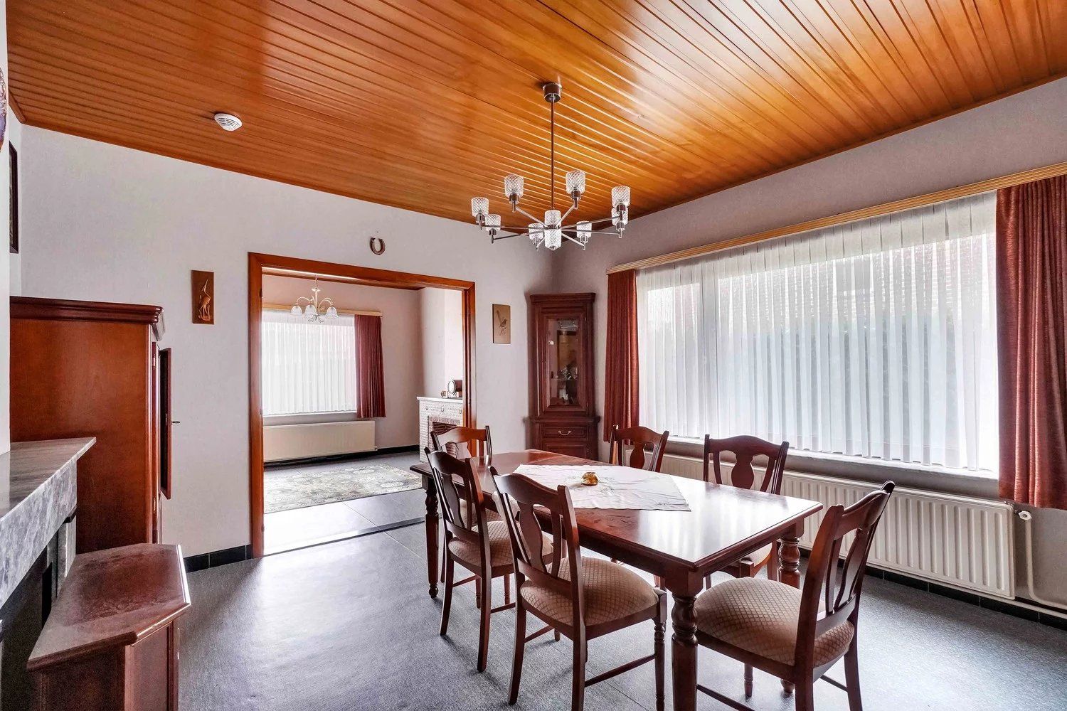 Woning met vier slaapkamers, garage en tuin foto 7