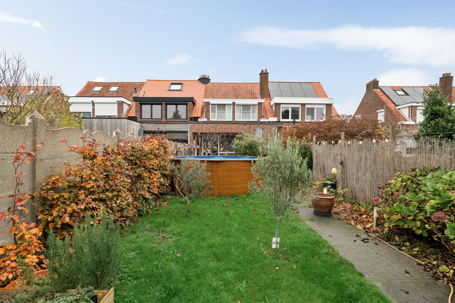 Centraal gelegen woning in doodlopende straat met 3 slaapkamers foto 3